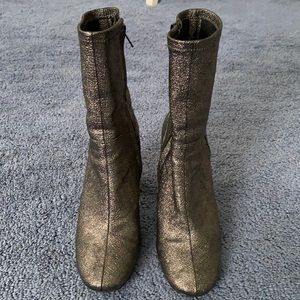Silver-metallic boots. Gently worn 4-5 times